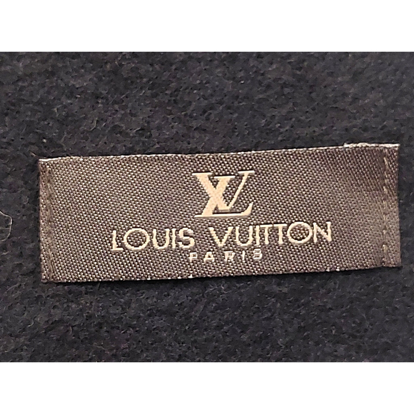 Louis Vuitton LV Black Cashmere Scarf Pre-Owned - Picture 13 of 13
